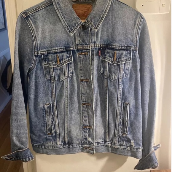 Nwot Levis Women Denim Trucker Jacket 